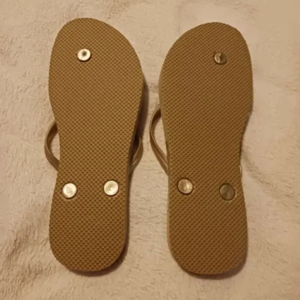 Sandles - Picture 3 of 5